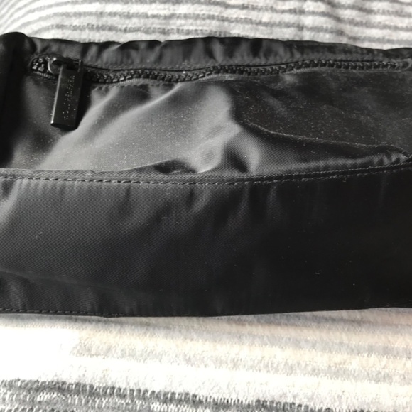 Holt Renfrew toiletry bag NEW - Picture 4 of 5